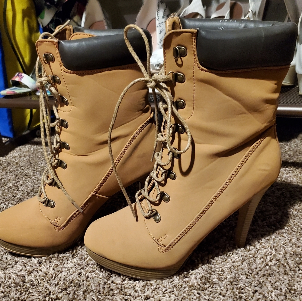 Timbaland Looking Heeled Boots